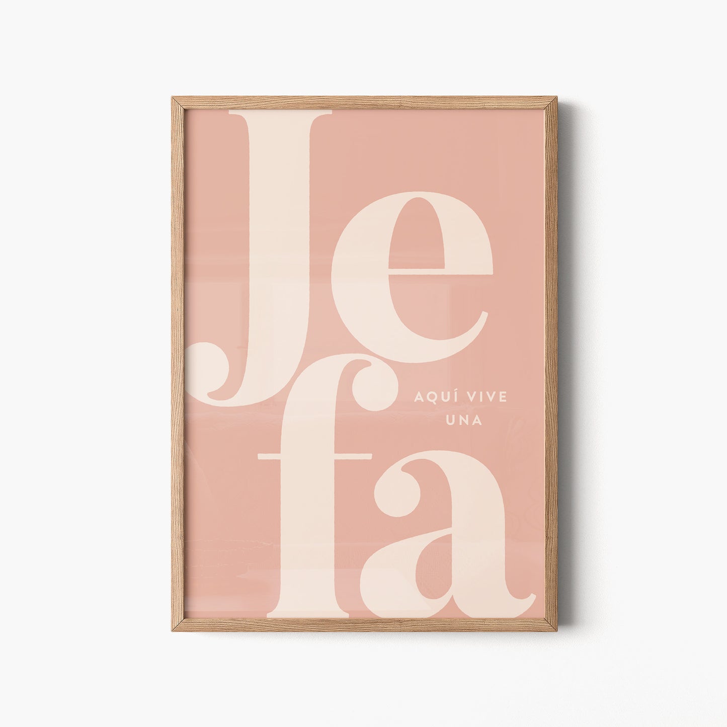 Aquí vive una jefa. Póster.