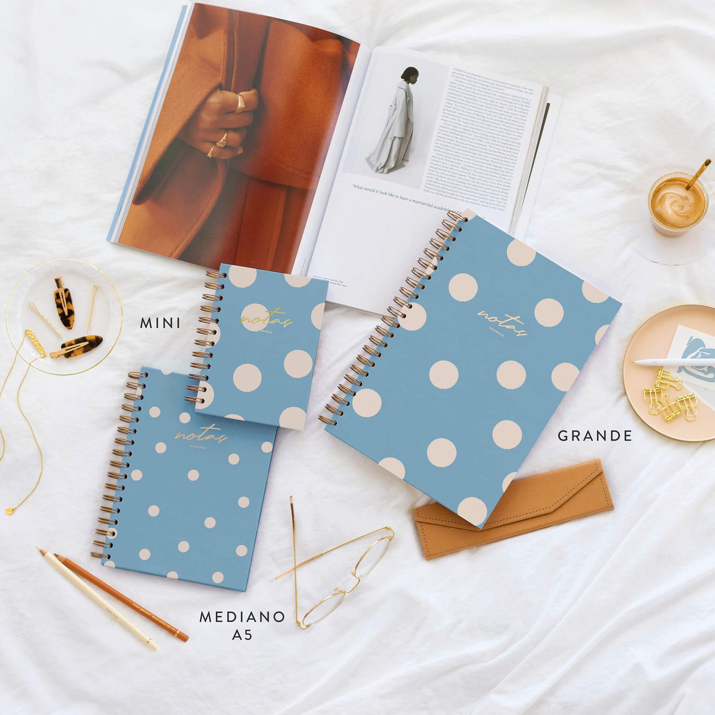 Cuaderno grande. Elegant blue.