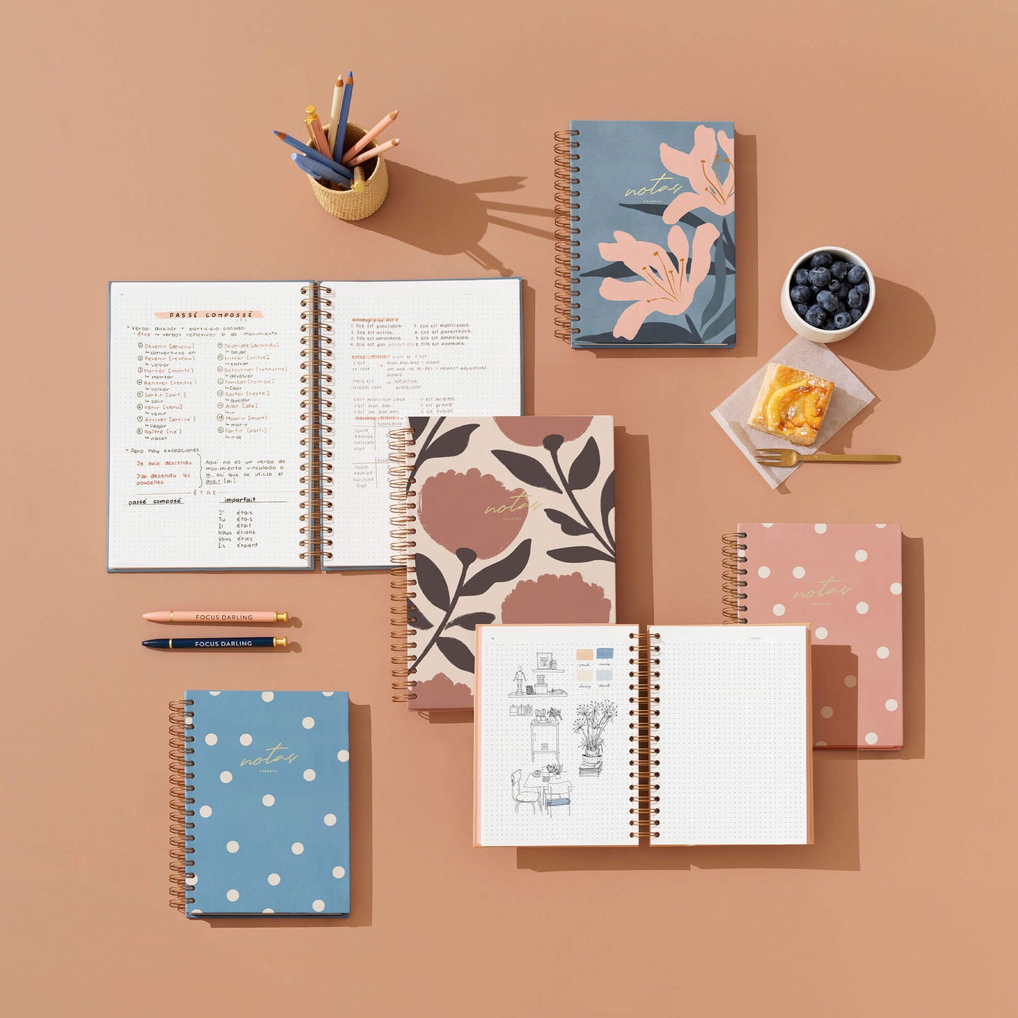 Cuaderno mediano. Elegant blue.