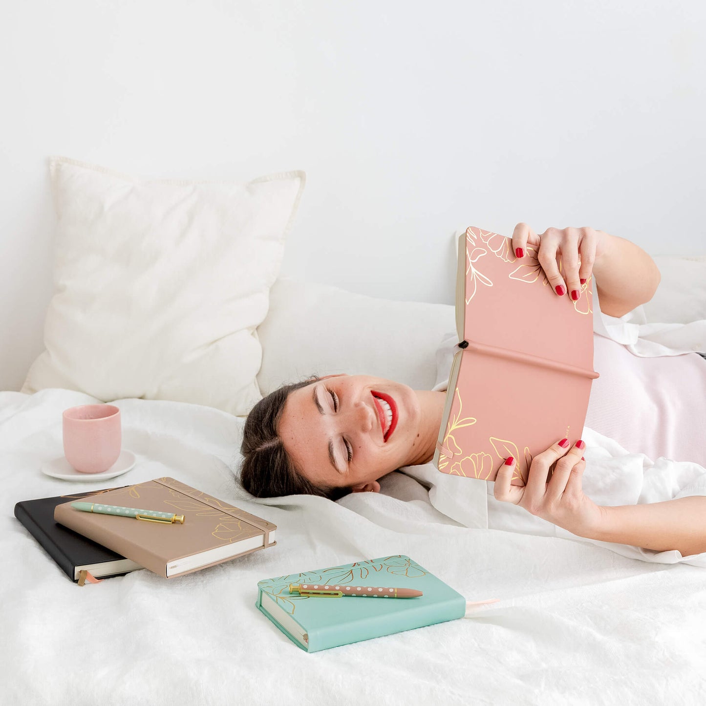 Charucabullet mediano. Pink gold.