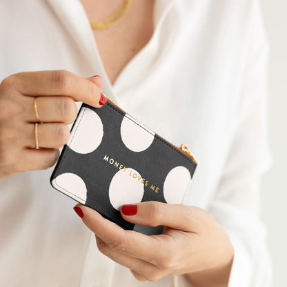 El dinero me ama. Tarjetero monedero. Negro.