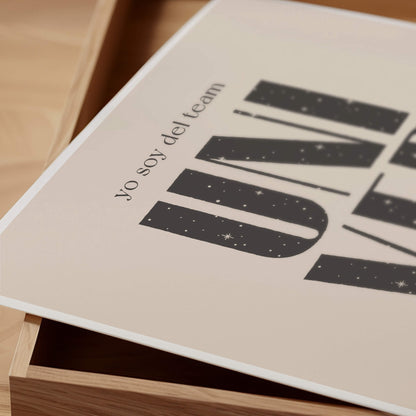 Team Universo. Póster.