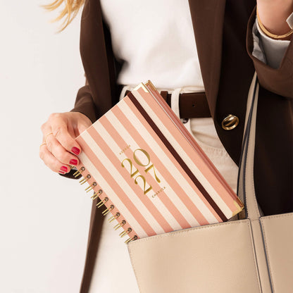 Agenda semanal 2027. Panamera Pink. Mediana