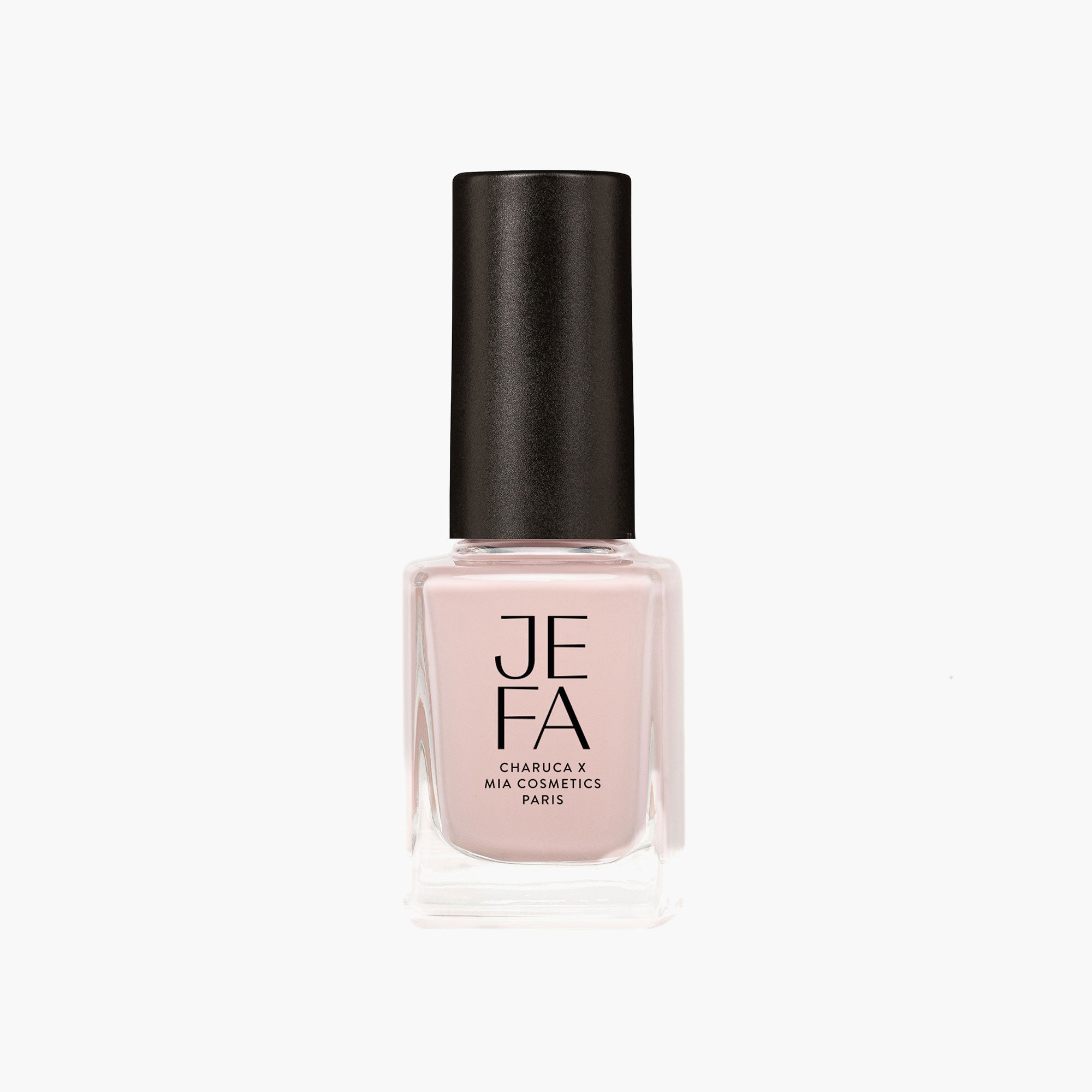 Esmalte de uñas. Jefa minimal.